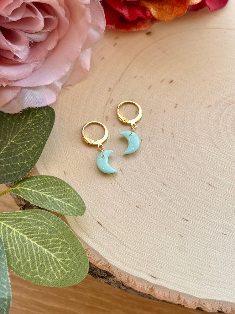 Tiny Sky Blue Moon Huggies